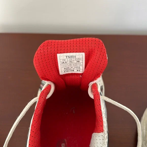 Asics Gel Cumulus Running Shoe size 7.5 M - Picture 4 of 9